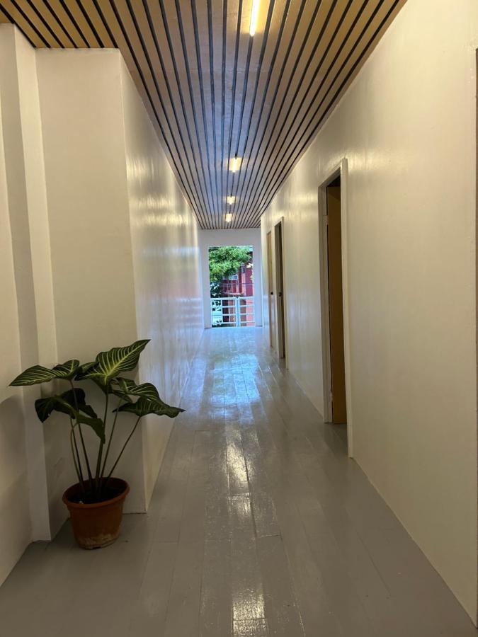 Mar Azul Travellers Inn And Spa San Remigio  ภายนอก รูปภาพ