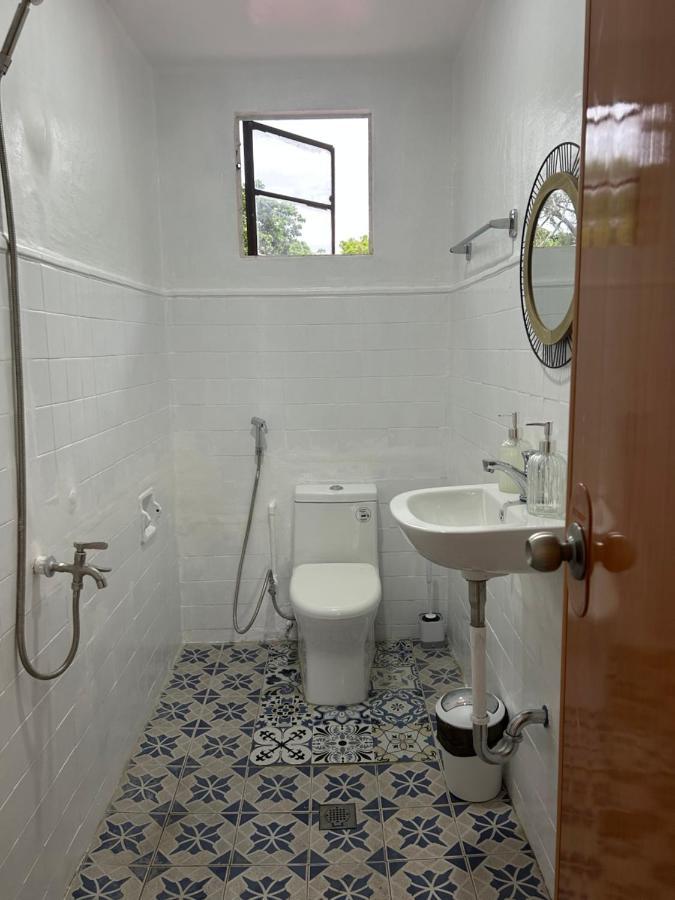 Mar Azul Travellers Inn And Spa San Remigio  ภายนอก รูปภาพ